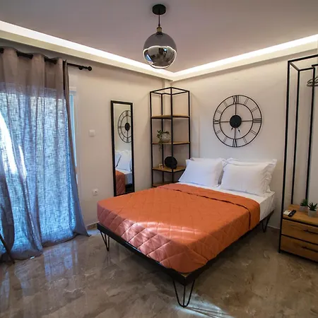Lux Nomad Mgmt - Zen Super Apartment